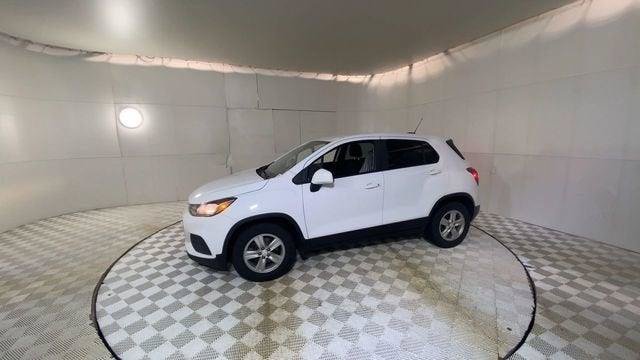 Used 2021 Chevrolet Trax LS w/ Tint and Cruise Package FWD image 9