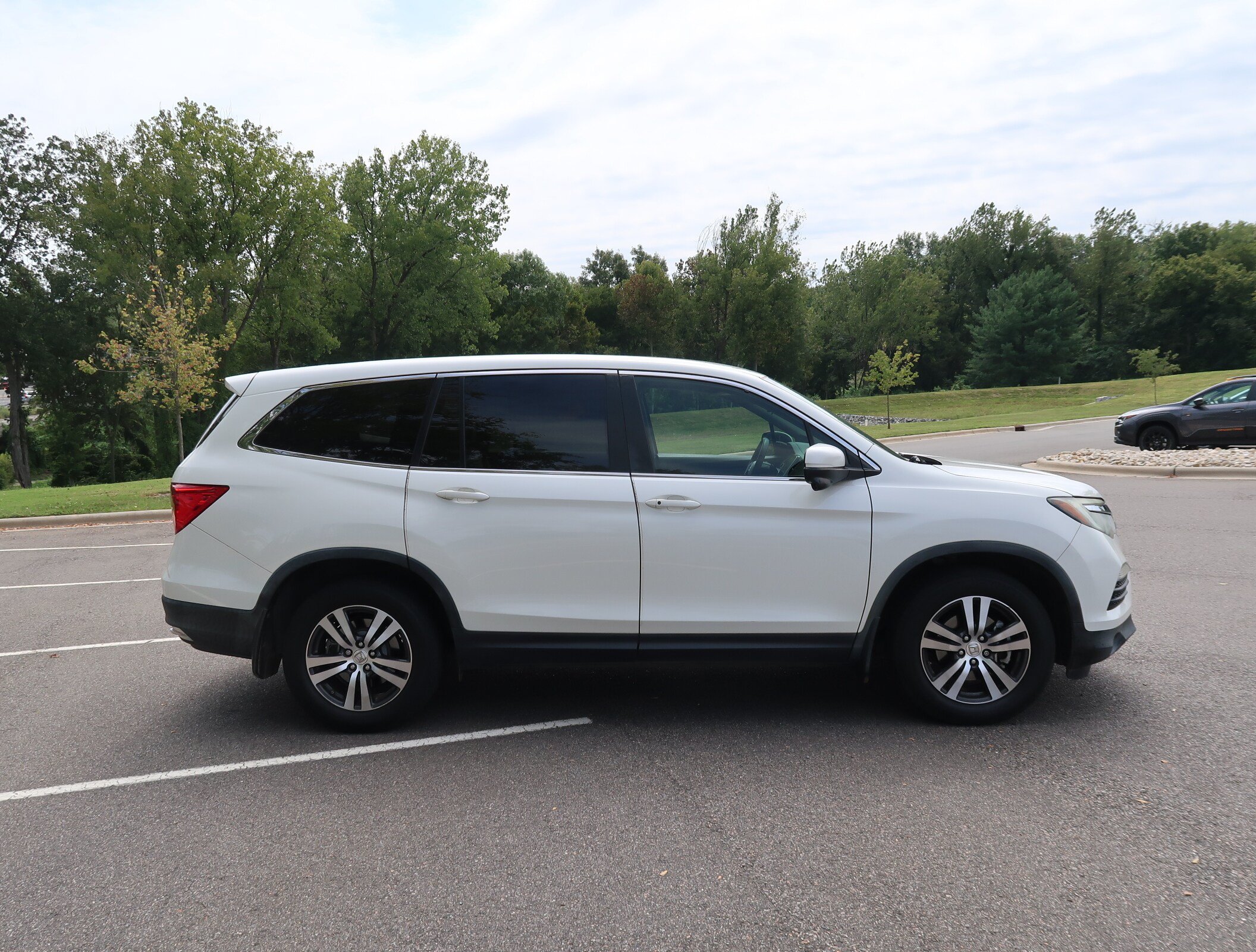 Used 2018 Honda Pilot EX image 3