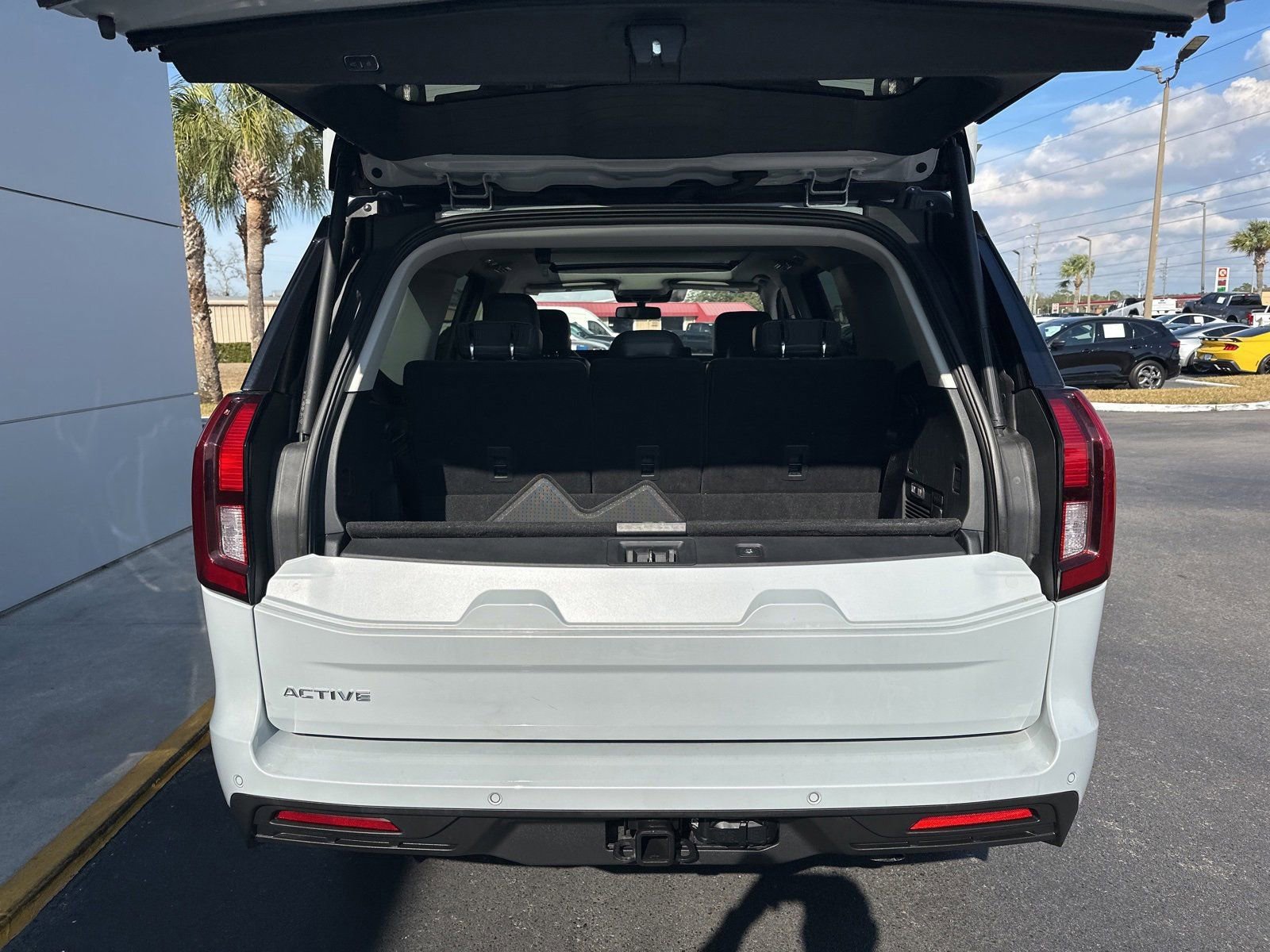 Used 2025 Ford Expedition Active image 14