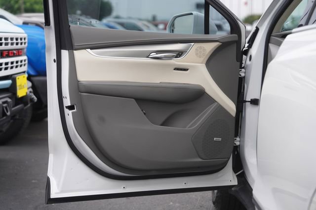 Used 2018 Cadillac XT5 Luxury w/ Driver Awareness Package FWD image 31