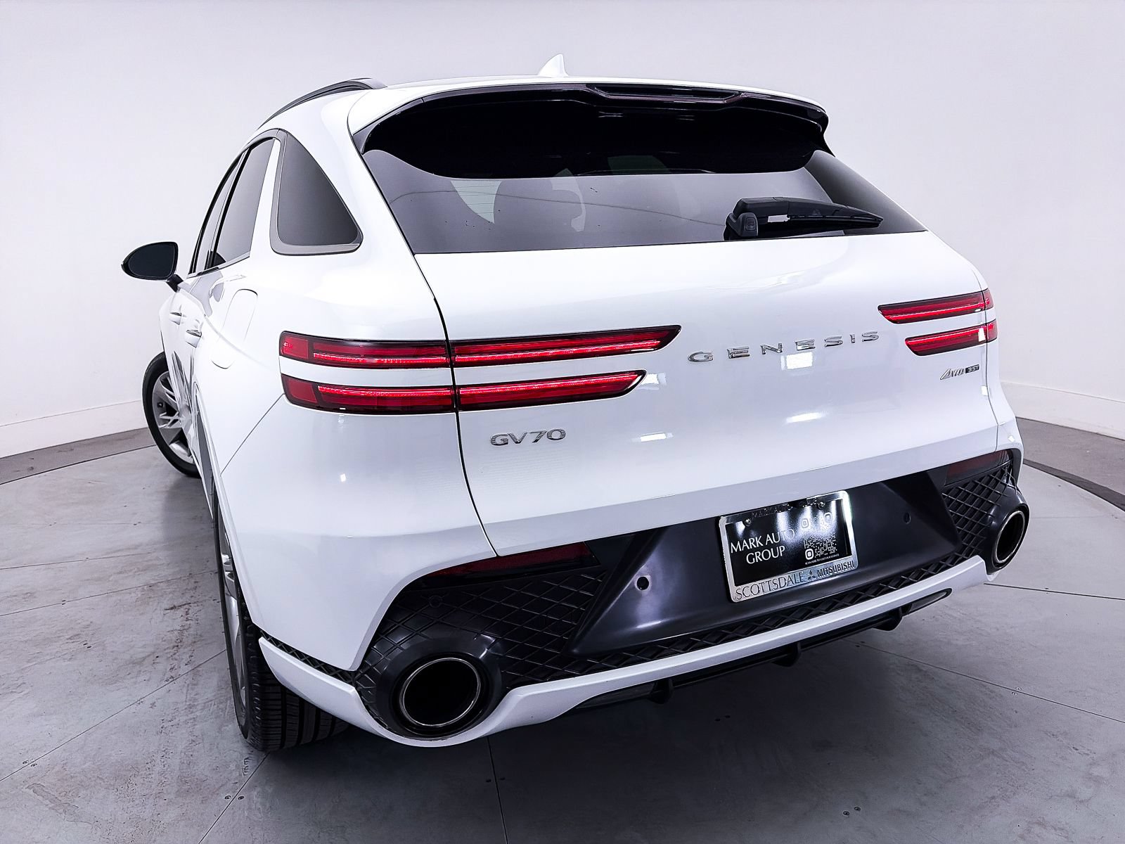 Used 2022 Genesis GV70 3.5T Sport AWD/4WD image 8