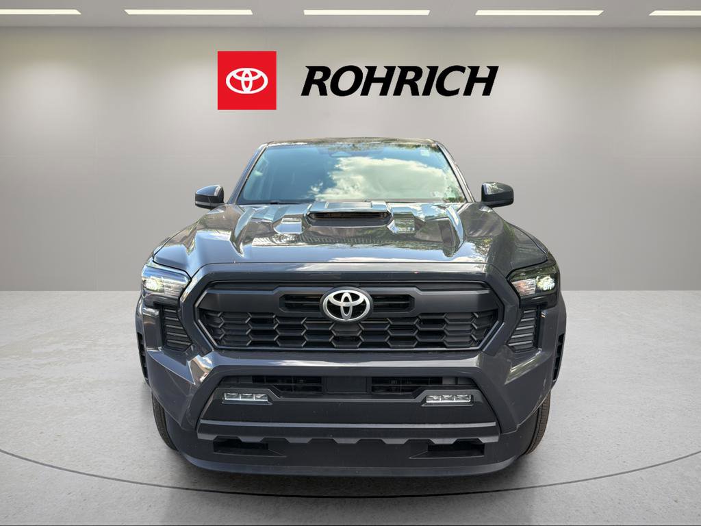 Used 2024 Toyota Tacoma TRD Sport AWD/4WD image 2