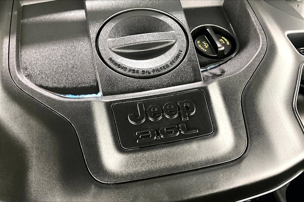 Used 2022 Jeep Grand Cherokee Summit RWD image 33