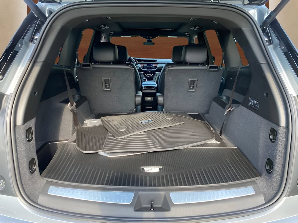 Certified 2025 Cadillac XT6 Sport w/ Technology Package AWD/4WD image 10