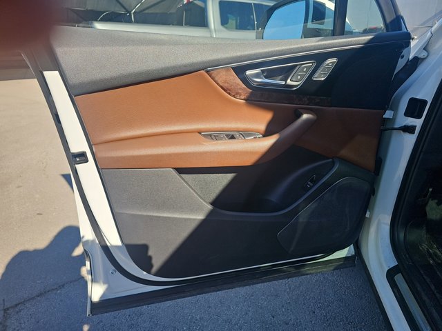 Used 2017 Audi Q7 3.0T Premium Plus image 10