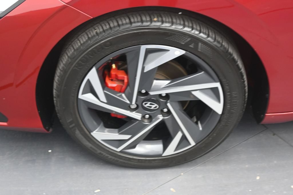 Used 2025 Hyundai Elantra Sport FWD image 9