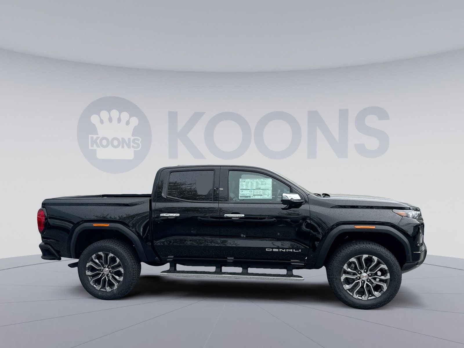 New 2026 GMC Canyon Denali image 8