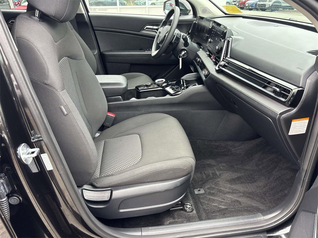 Used 2024 Kia Sportage LX image 15