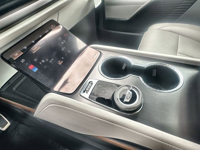 New 2026 Cadillac Vistiq Sport image 36