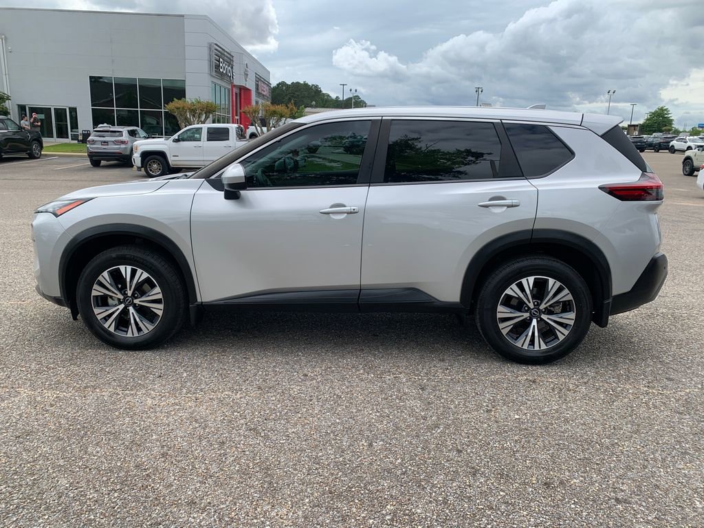 Used 2023 Nissan Rogue SV FWD image 6