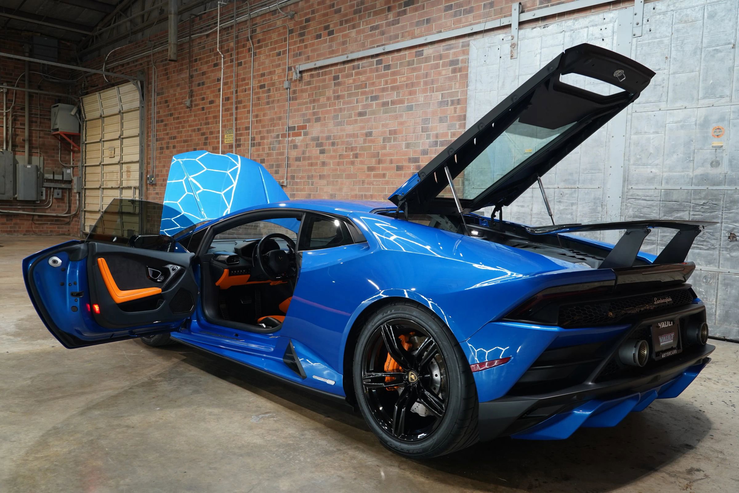 Used 2020 Lamborghini Huracan EVO image 30