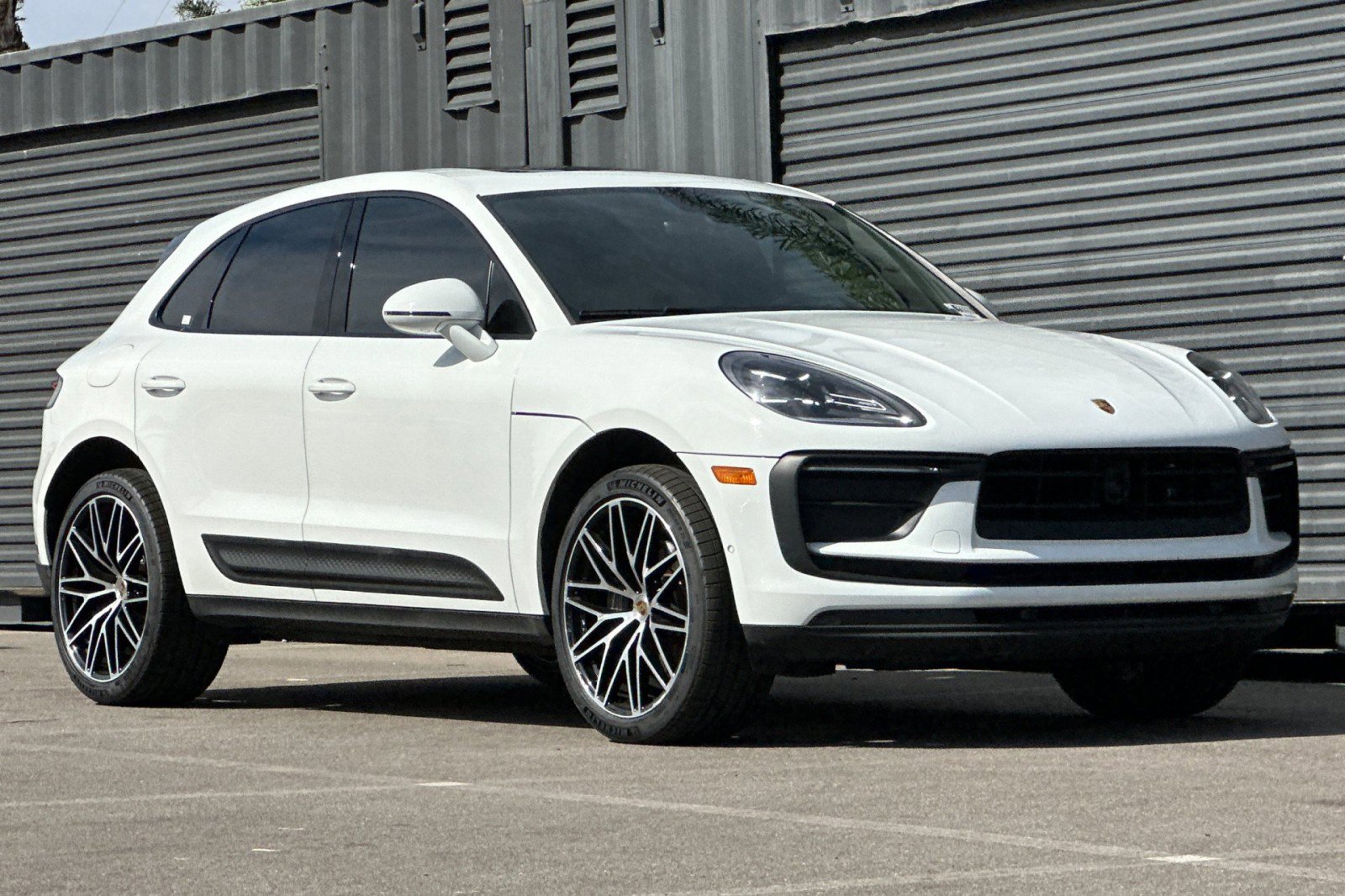 Certified 2024 Porsche Macan image 10