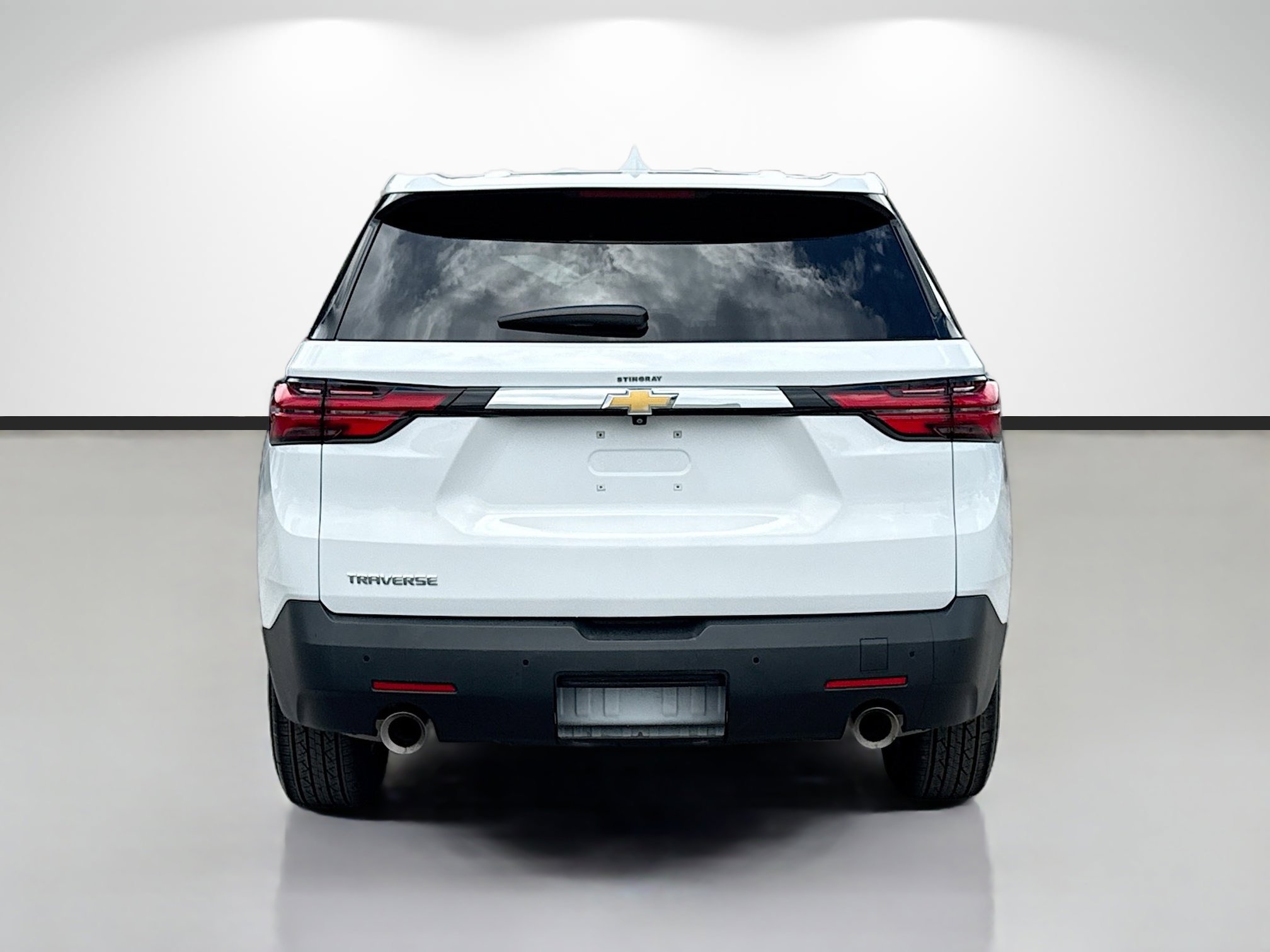 Used 2022 Chevrolet Traverse LS w/ LPO, Cargo Package FWD image 4