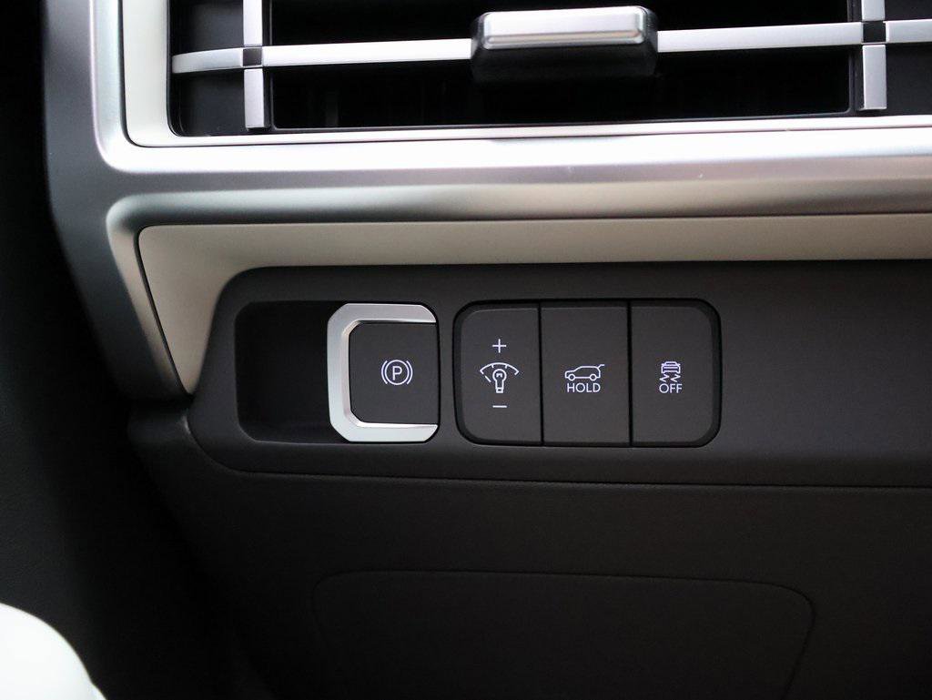 New 2025 Hyundai Santa Fe SEL image 32