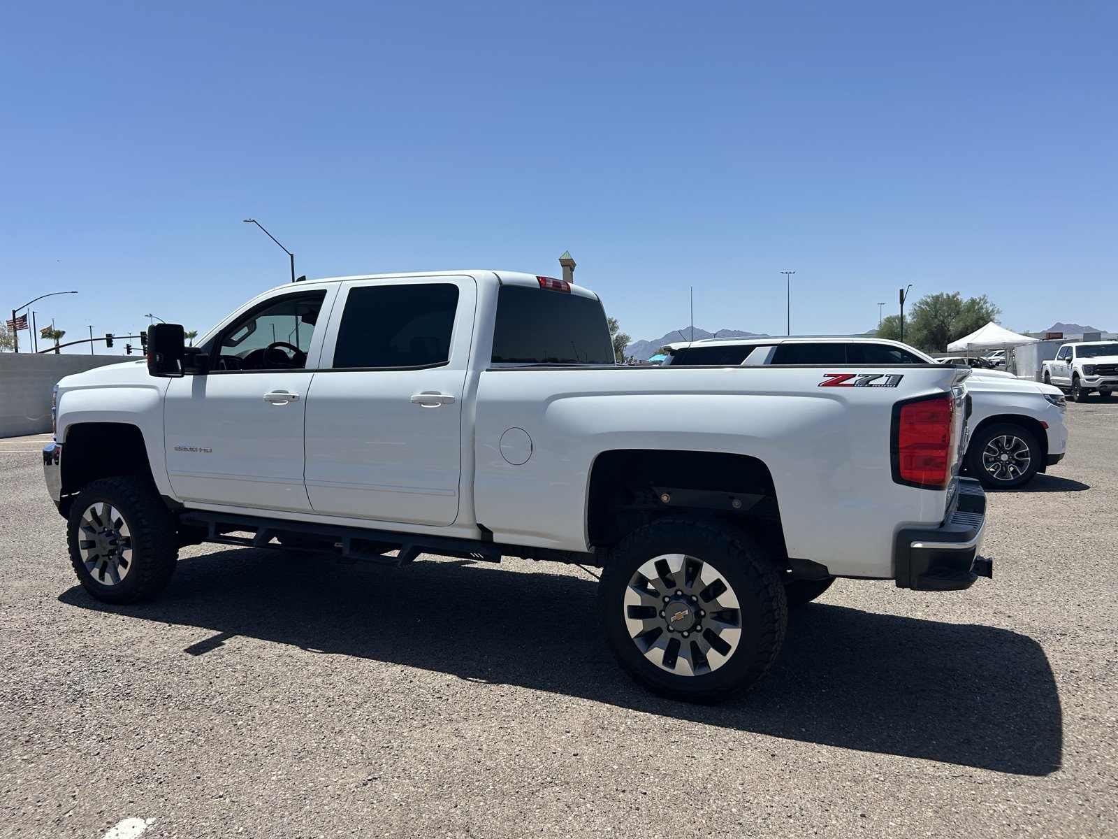 Used 2019 Chevrolet Silverado 2500 LT AWD/4WD image 3