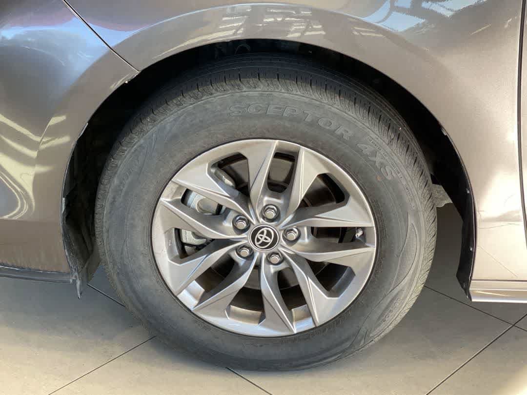 Certified 2024 Toyota Sienna LE FWD image 12