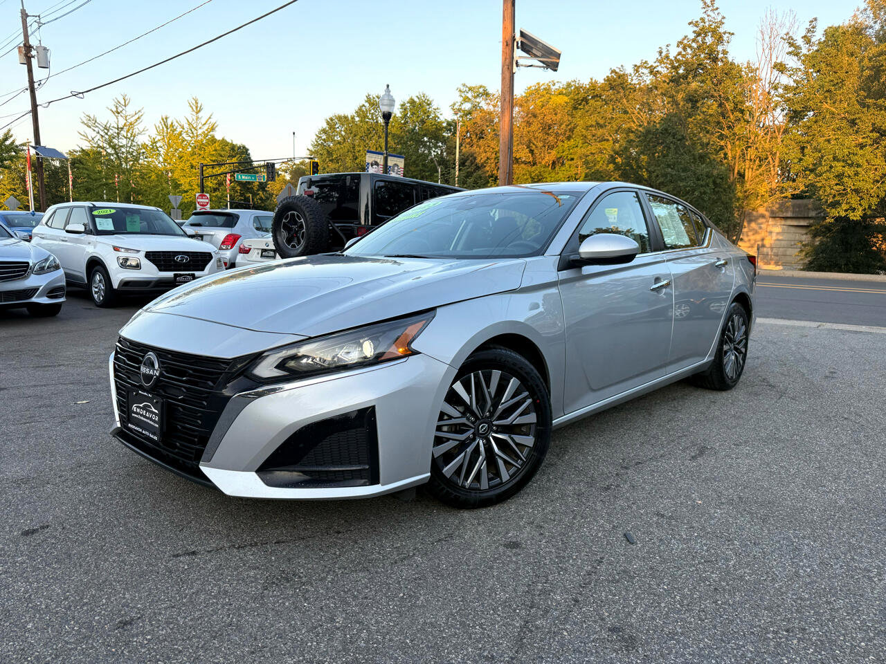 Used 2023 Nissan Altima 2.5 SV image 3