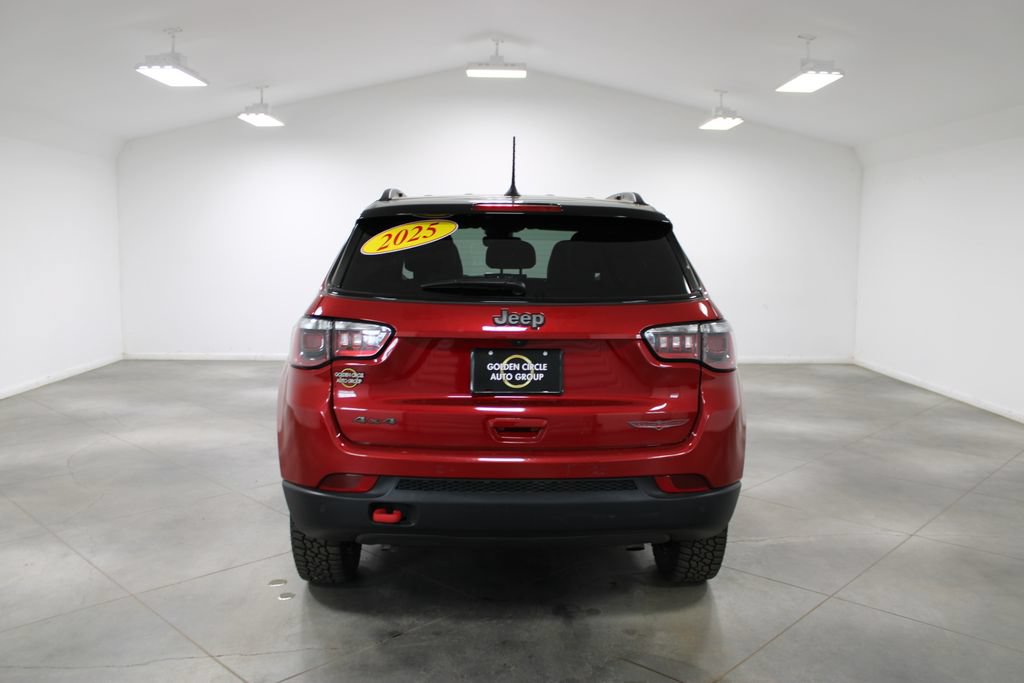 Used 2025 Jeep Compass Trailhawk AWD/4WD image 8