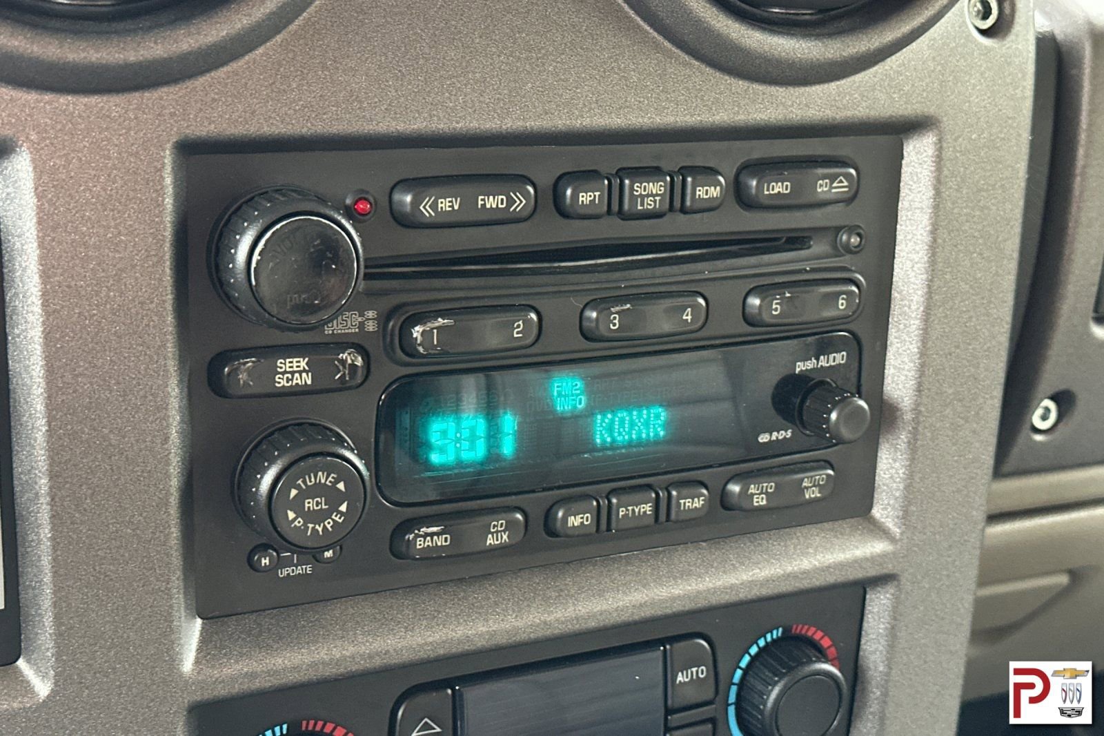 Used 2004 HUMMER H2 w/ Preferred Equipment Group image 24