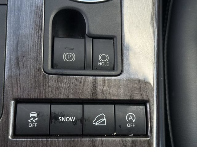 Used 2021 Toyota Highlander Platinum AWD/4WD image 22
