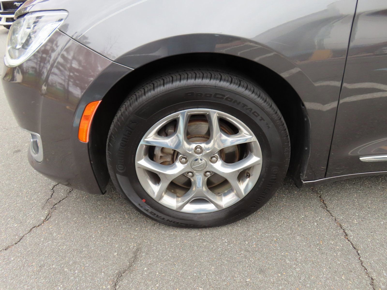 Used 2017 Chrysler Pacifica Limited image 12