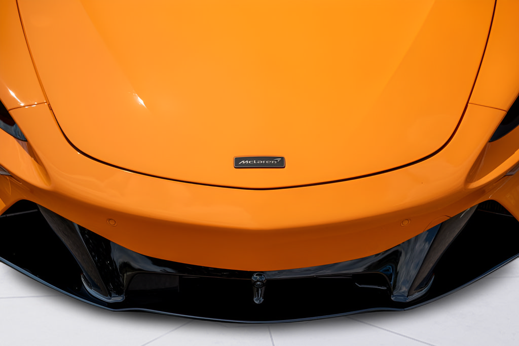 Used 2025 McLaren Artura Spider RWD image 9