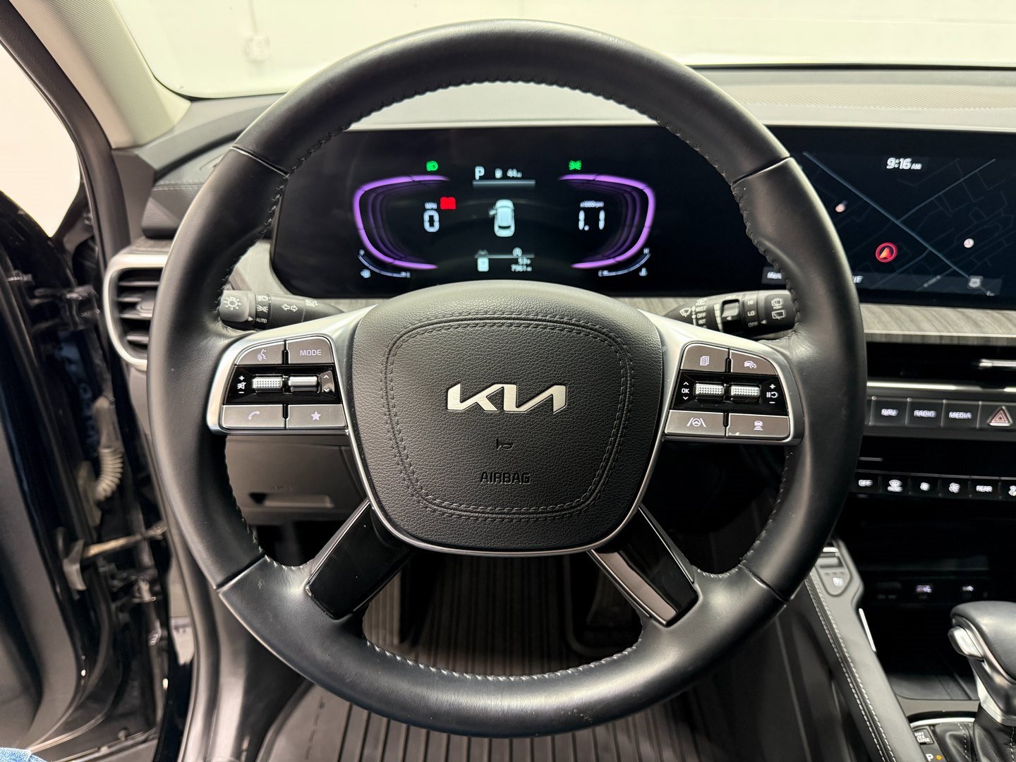 Used 2025 Kia Telluride EX image 22