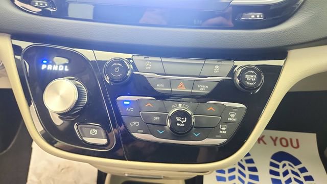 Used 2023 Chrysler Voyager LX FWD image 16