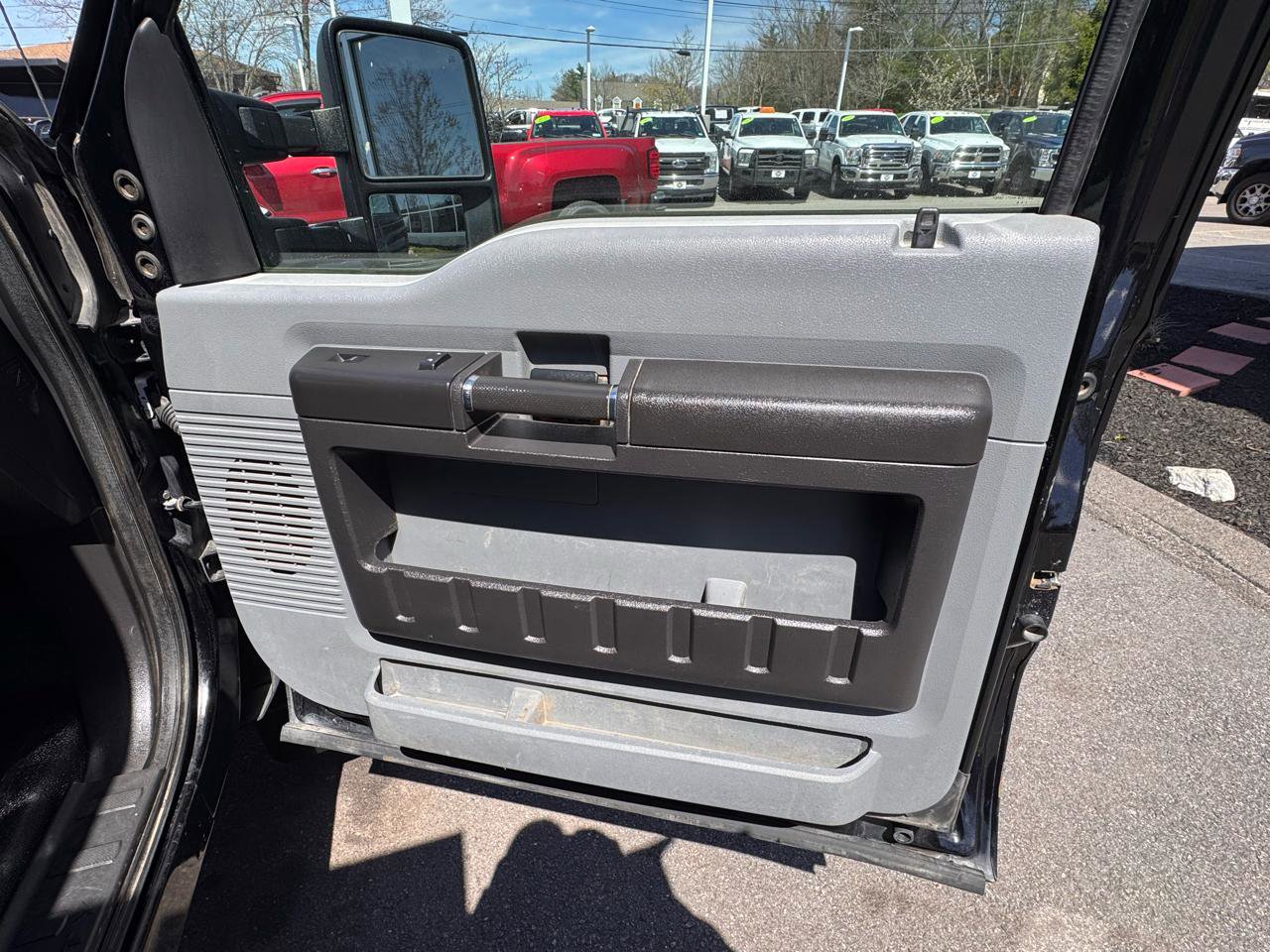 Used 2016 Ford F550 4x4 SuperCab Super Duty image 40