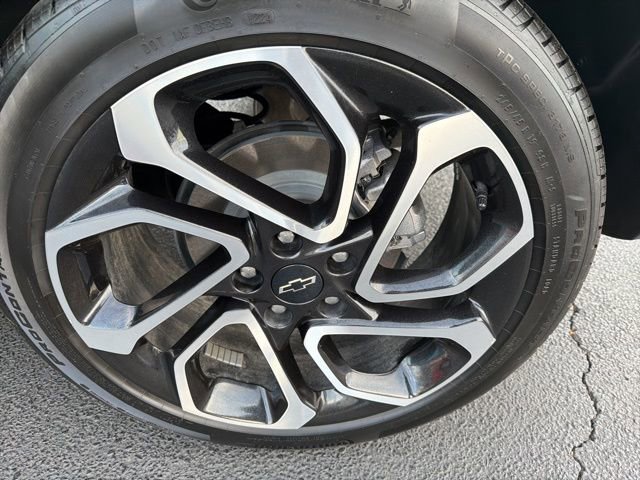 Used 2025 Chevrolet Trax RS w/ Sunroof Package image 31