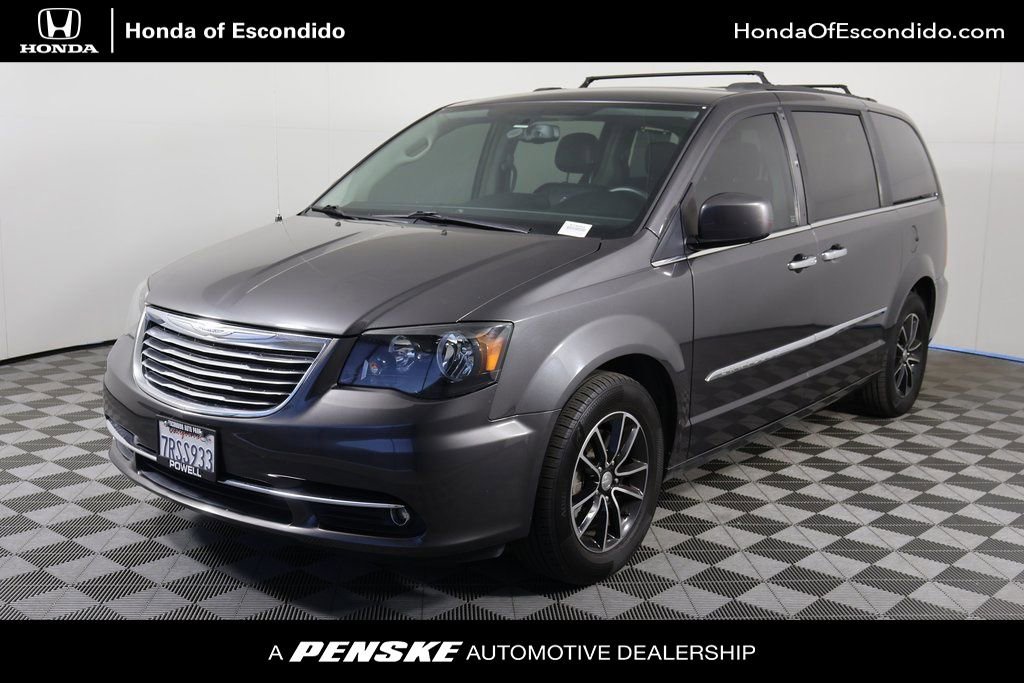 Used 2016 Chrysler Town & Country Touring w/ Driver Convenience Group
