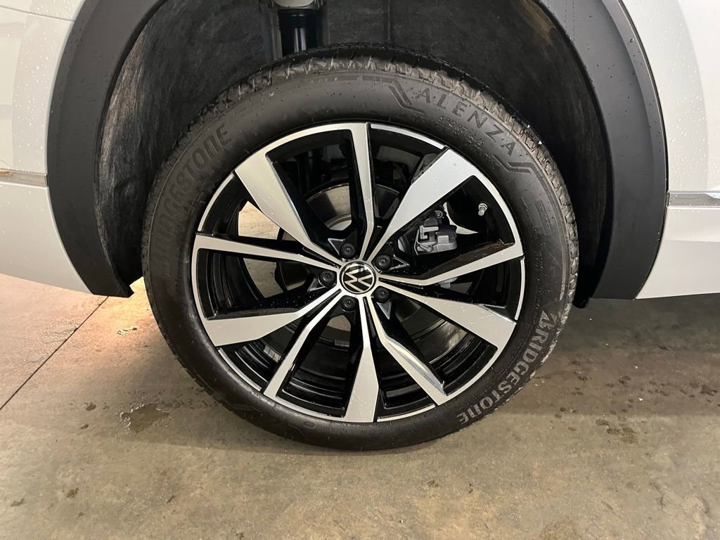 Used 2026 Volkswagen Atlas SEL Premium R-Line AWD/4WD image 32