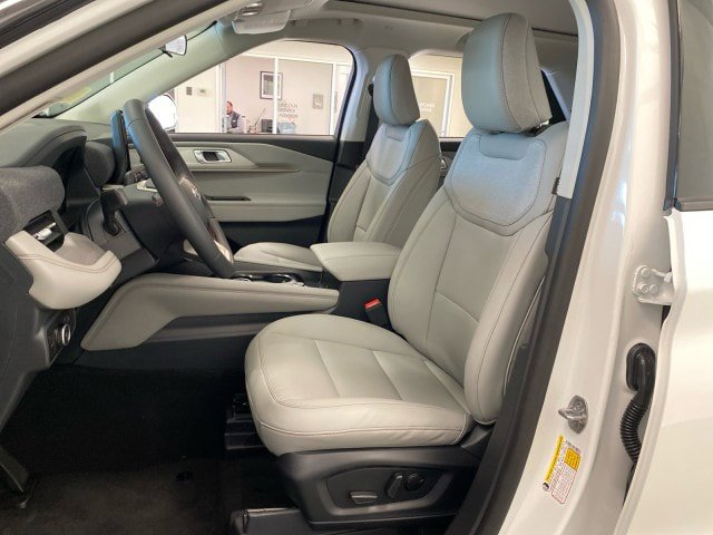 New 2026 Ford Explorer Active w/ Active Comfort Package AWD/4WD image 17