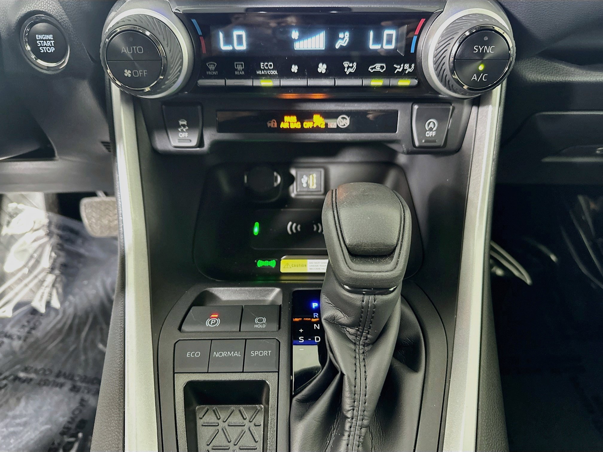 Certified 2024 Toyota RAV4 XLE FWD image 23