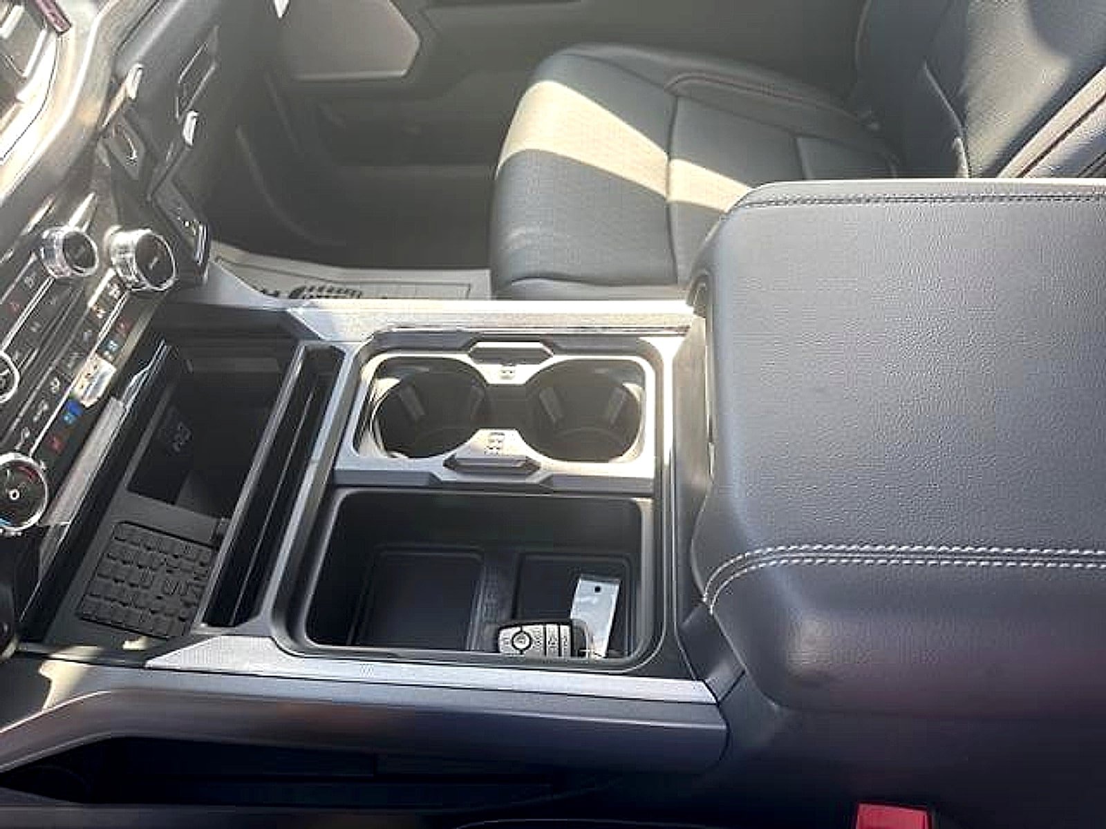 New 2025 Ford F250 Lariat w/ Lariat Ultimate Package AWD/4WD image 28