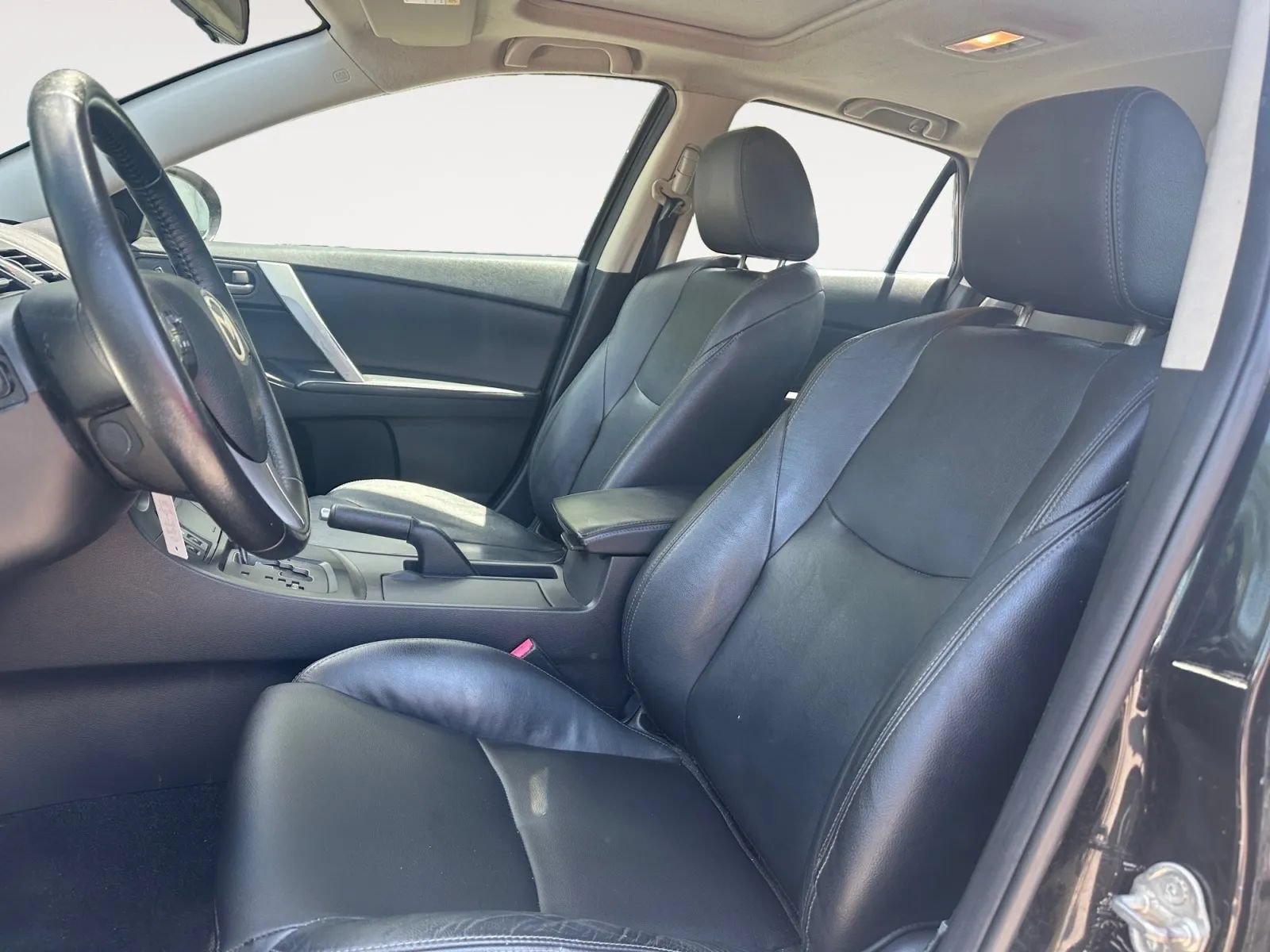 Used 2012 MAZDA MAZDA3 i Grand Touring w/ Tech Pkg FWD image 8