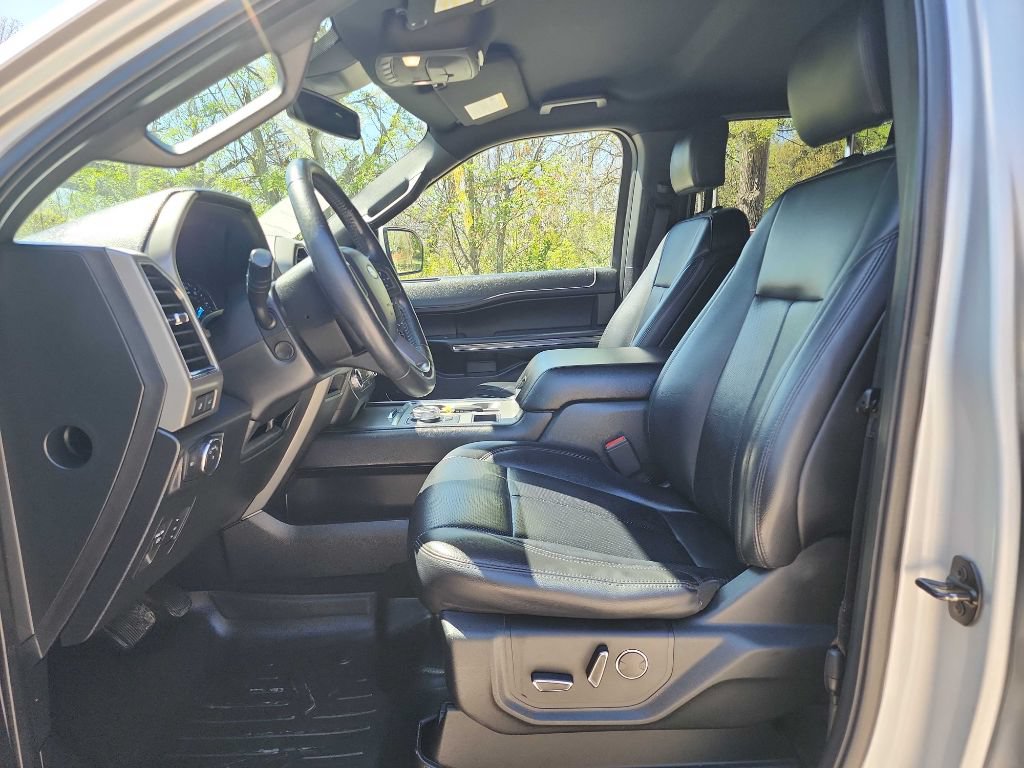 Used 2019 Ford Expedition XLT w/ Equipment Group 202A image 16