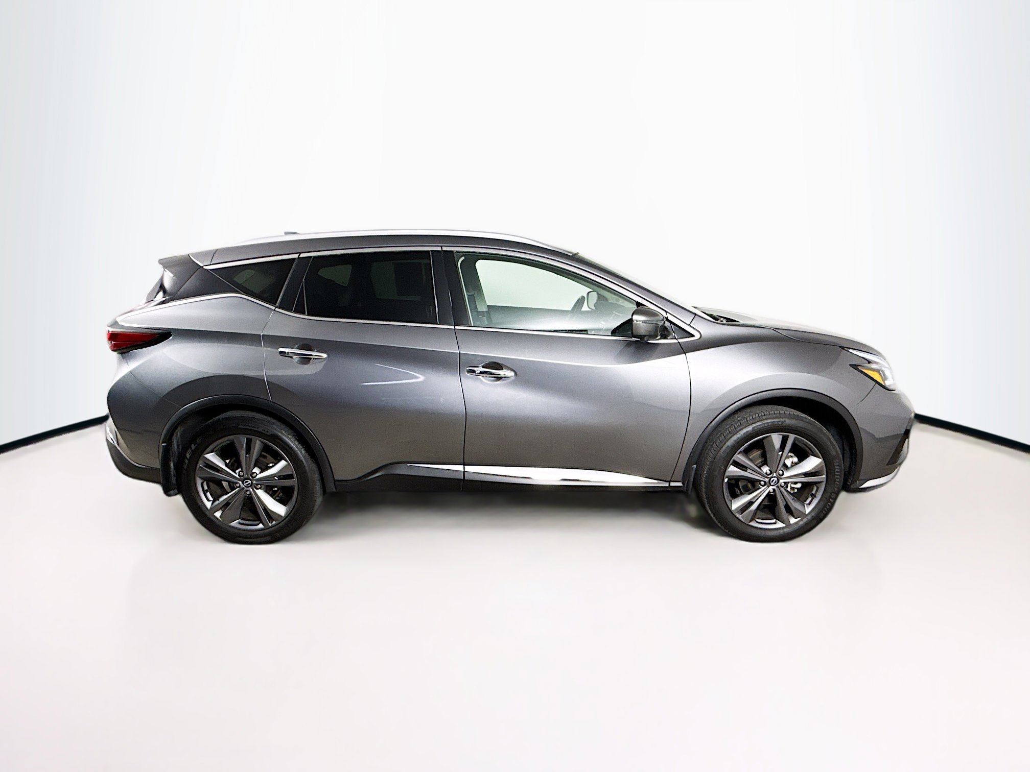 Used 2024 Nissan Murano Platinum w/ Cargo Package image 2