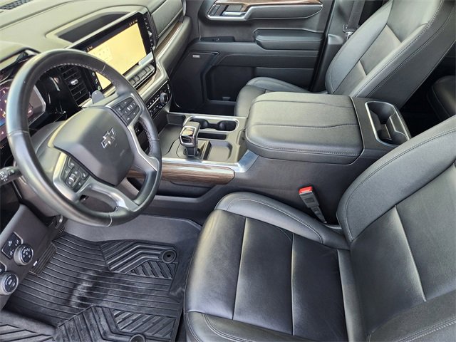 Used 2024 Chevrolet Silverado 1500 LT Trail Boss w/ Convenience Package II AWD/4WD image 3