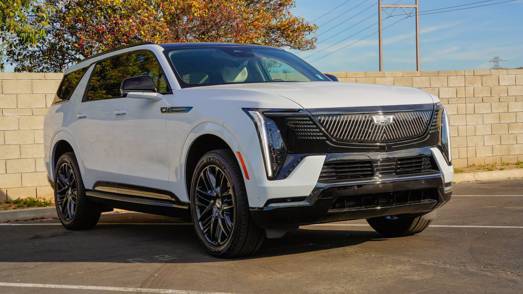 Used 2026 Cadillac Escalade IQL Sport 1 w/ LPO, ONYX Package AWD/4WD image 5