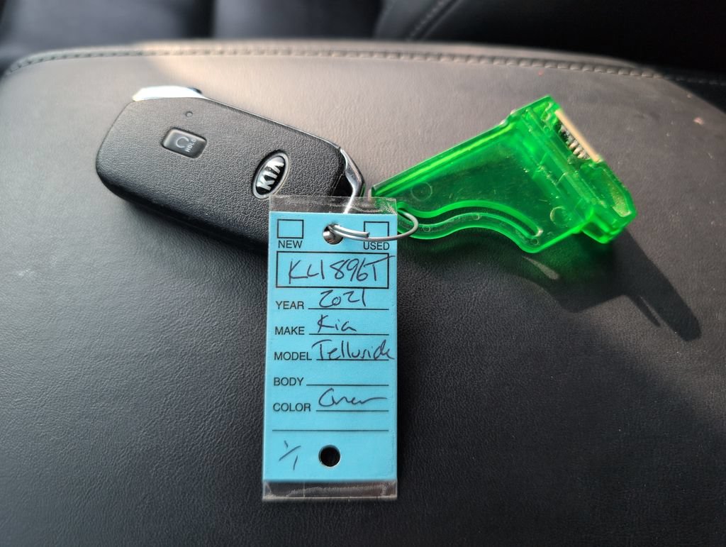 Used 2021 Kia Telluride S FWD image 14