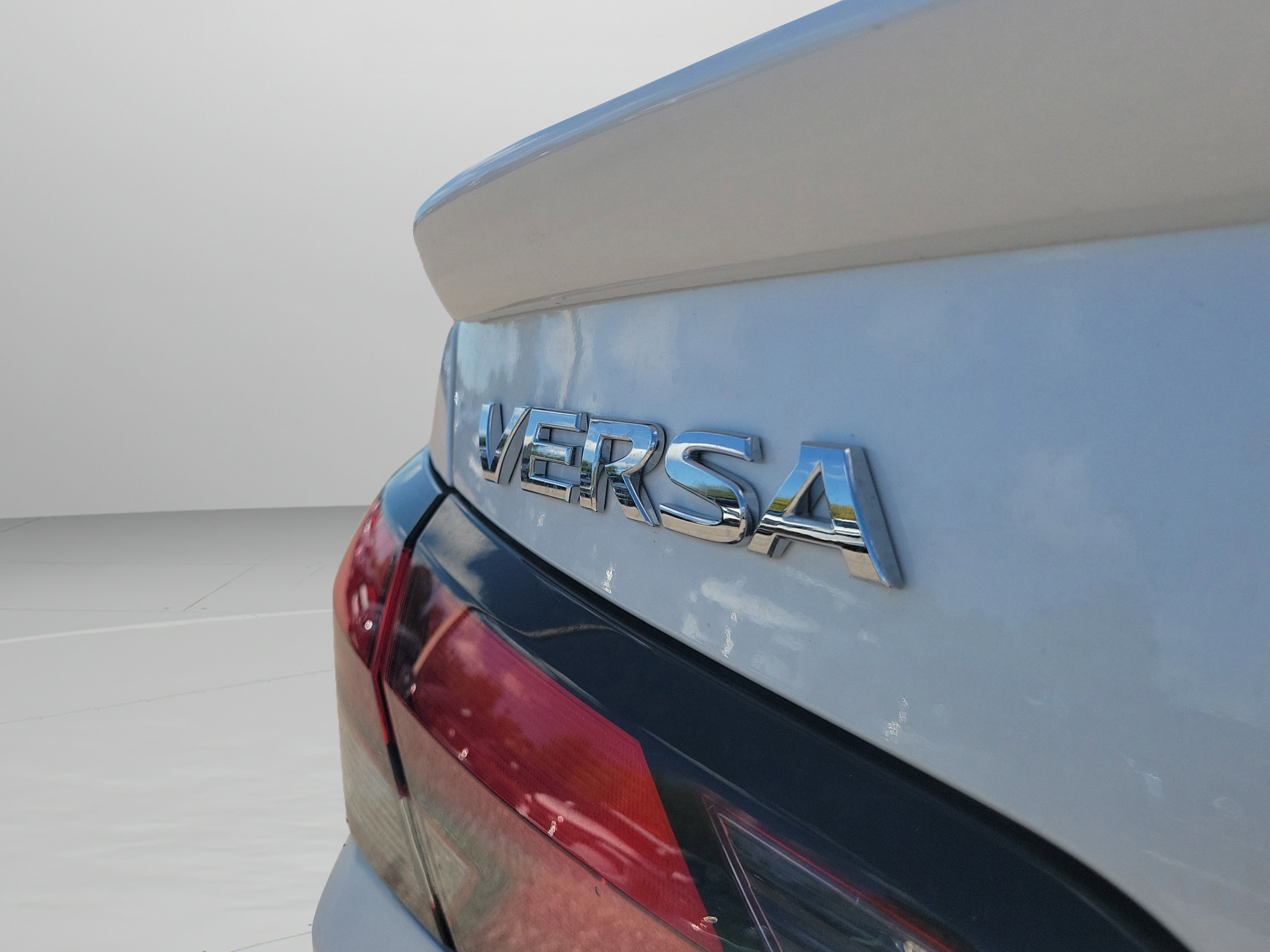 Certified 2025 Nissan Versa SR w/ Trunk Package FWD image 9