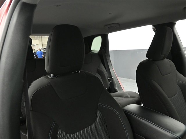 Used 2019 Jeep Cherokee Latitude w/ Cold Weather Group image 30