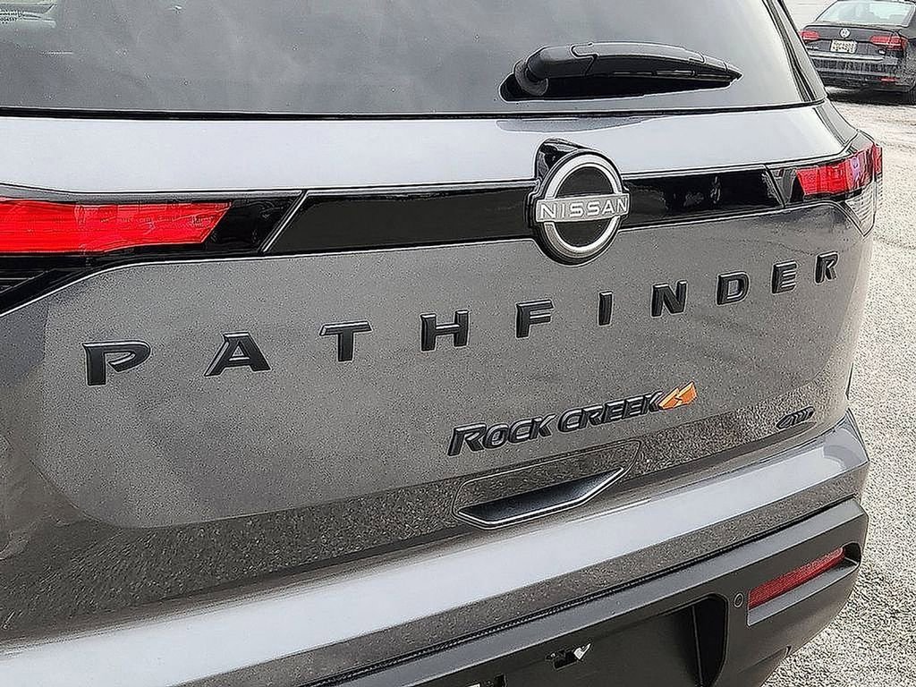 Used 2025 Nissan Pathfinder Rock Creek image 11