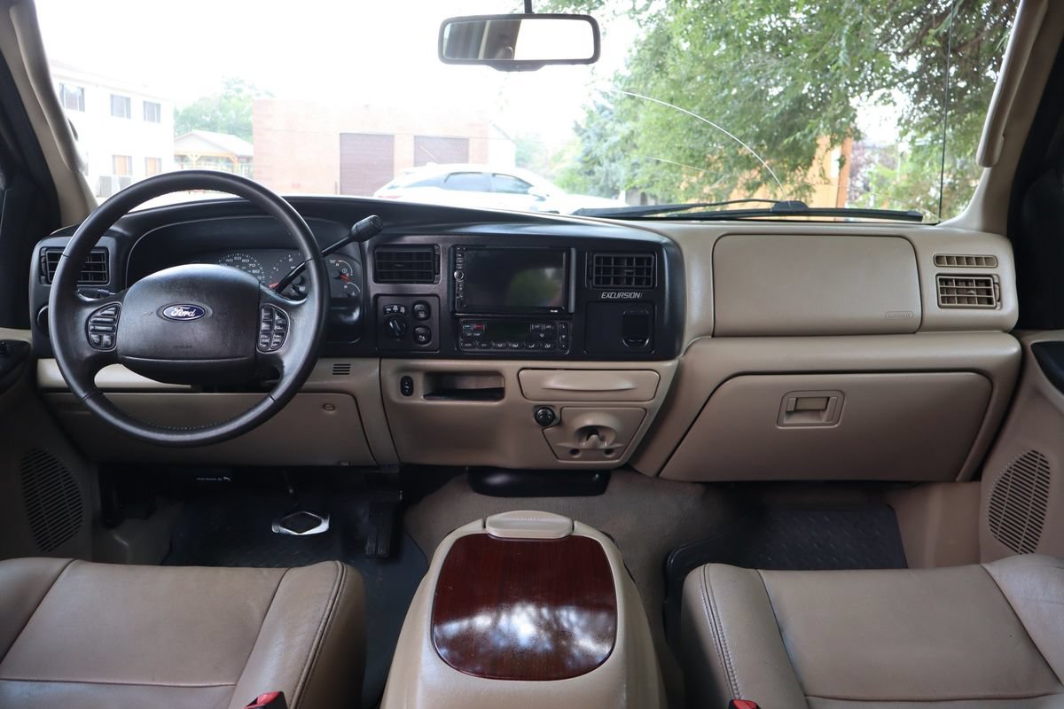 Used 2005 Ford Excursion Limited AWD/4WD image 16