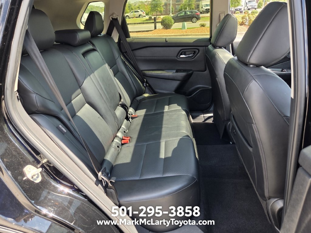 Used 2024 Nissan Rogue SV w/ SV Premium Package FWD image 14