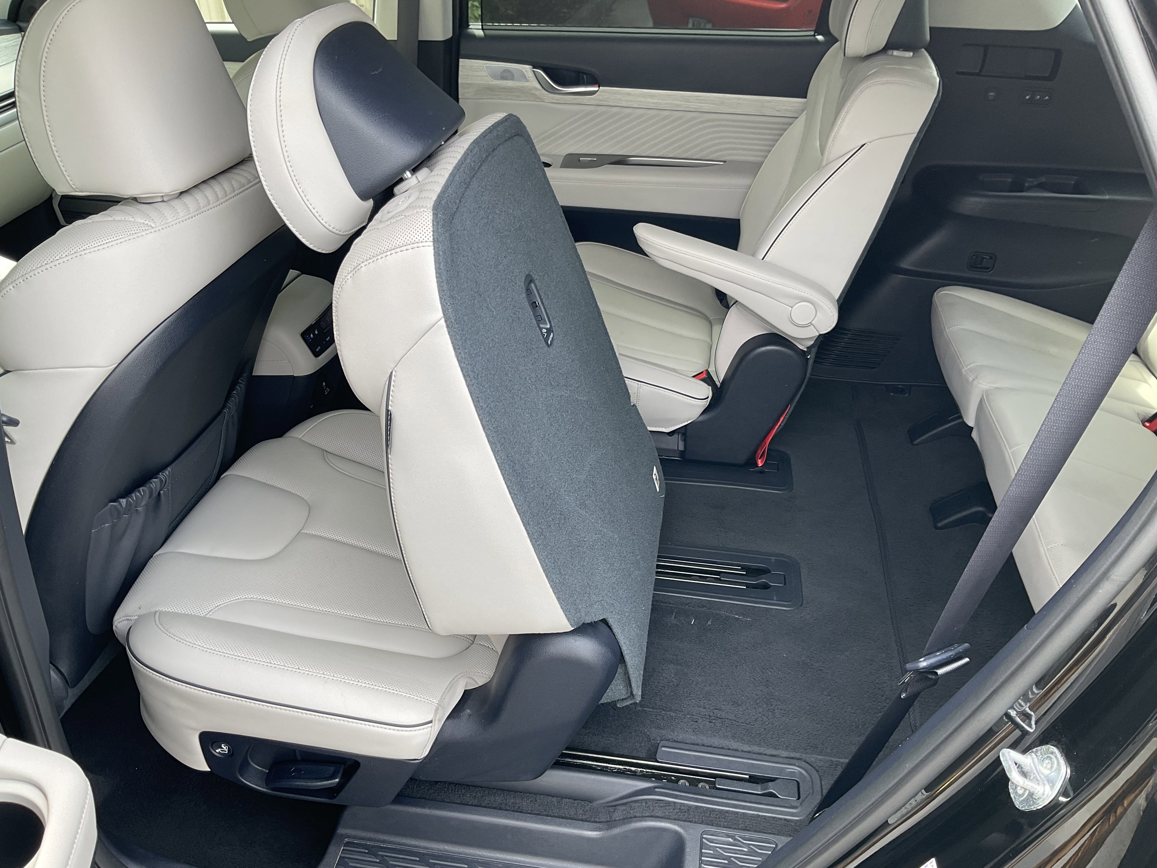 Used 2024 Hyundai Palisade Calligraphy image 46