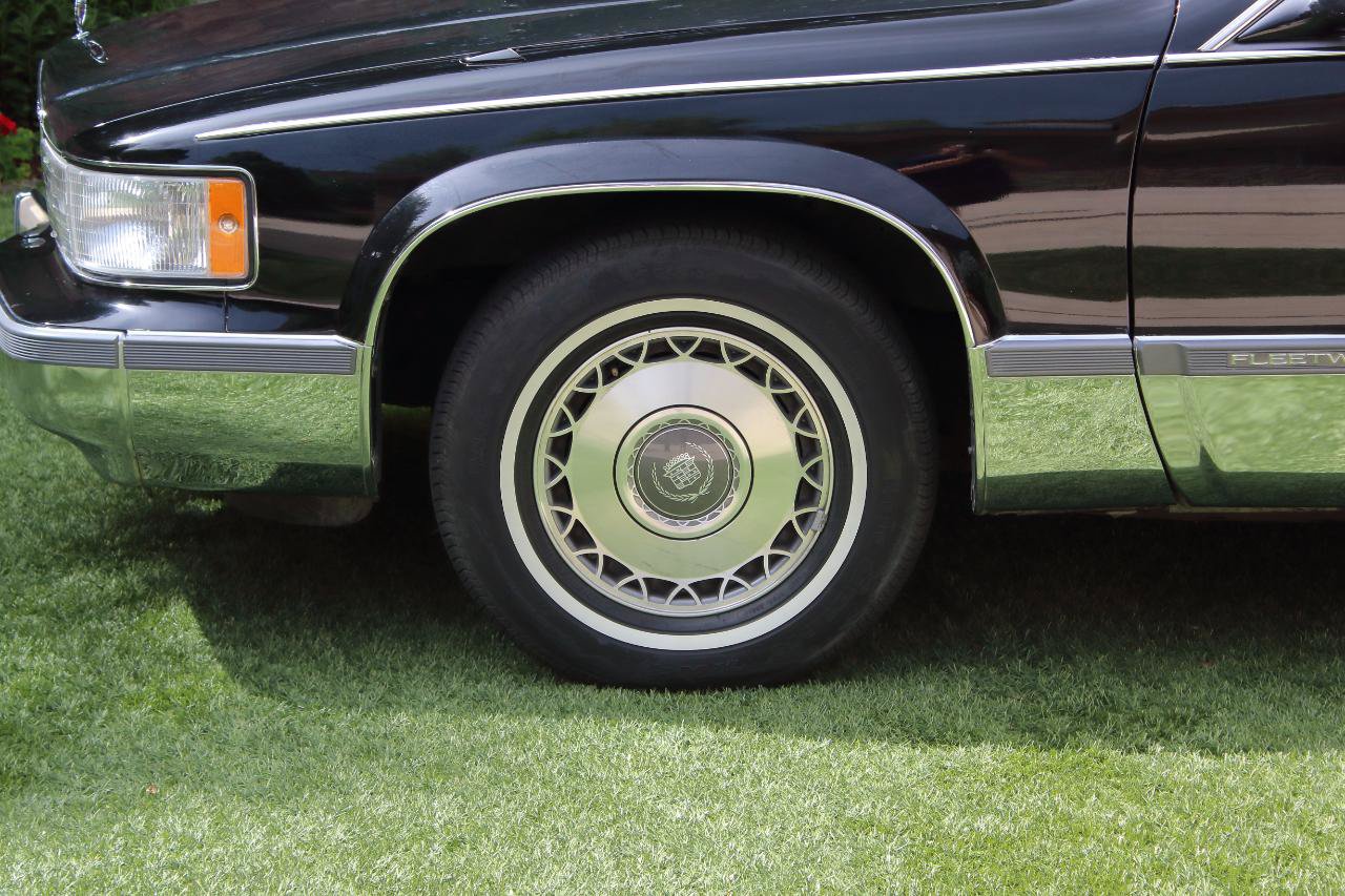 Used 1996 Cadillac Fleetwood Brougham RWD image 33