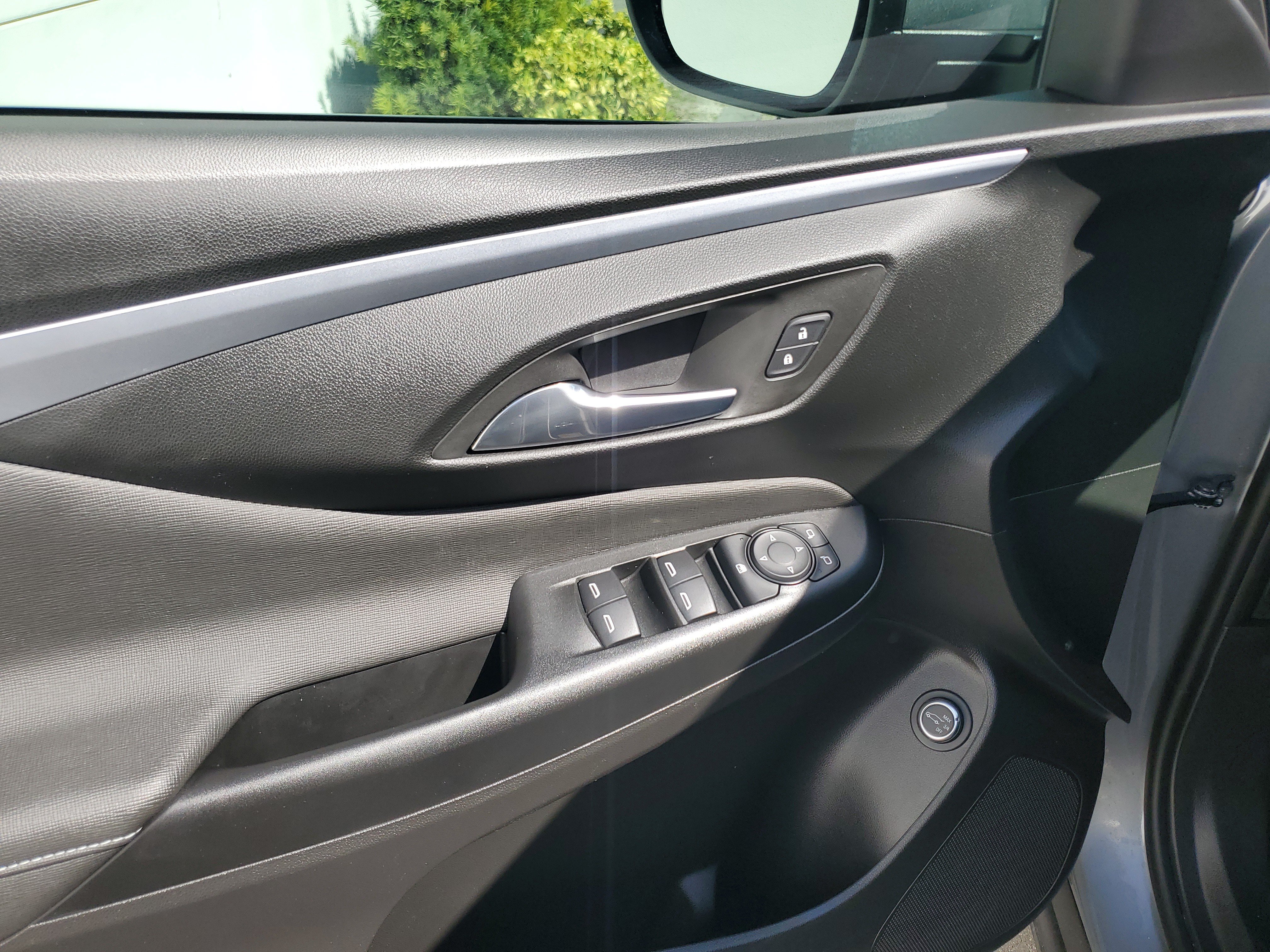 Used 2025 Buick Envista Sport Touring w/ Convenience I Package FWD image 19