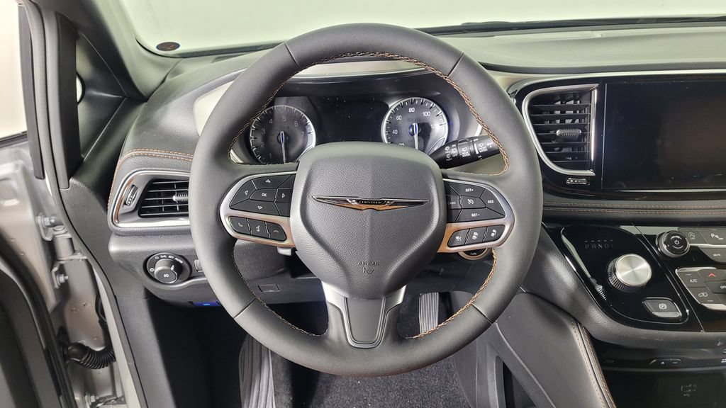 New 2026 Chrysler Pacifica Pinnacle AWD/4WD image 16